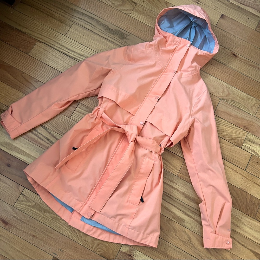 Columbia woman’s rain jacket / trench S size